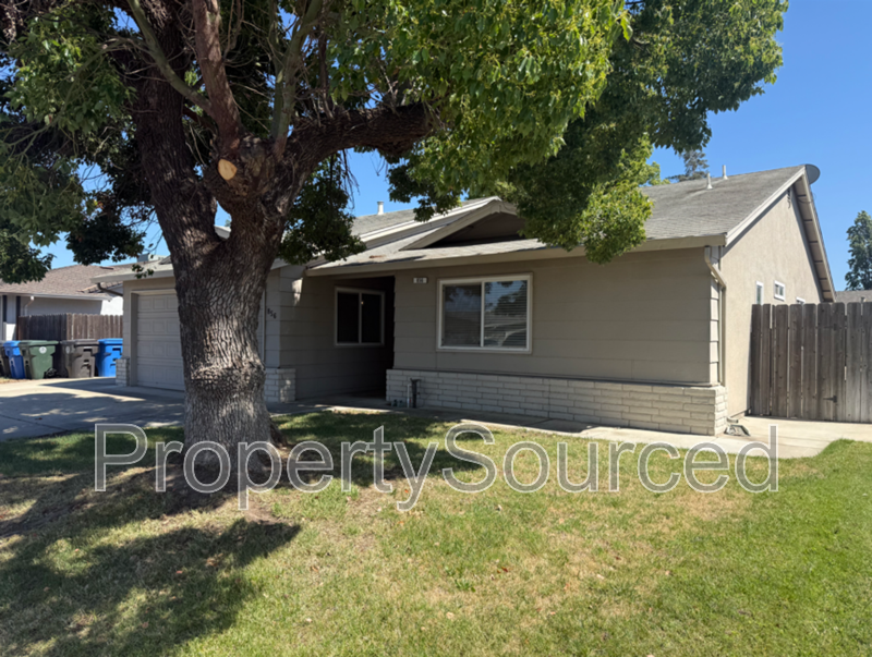 856 Nottingham Dr - Photo 2 of 40