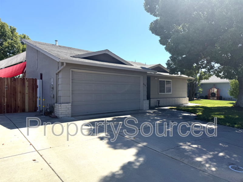 856 Nottingham Dr - Photo 3 of 40