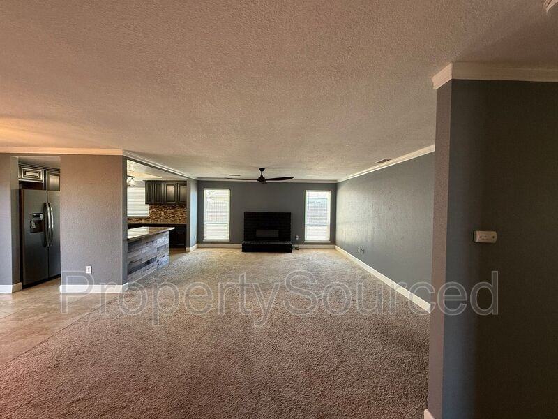 856 Nottingham Dr - Photo 4 of 40