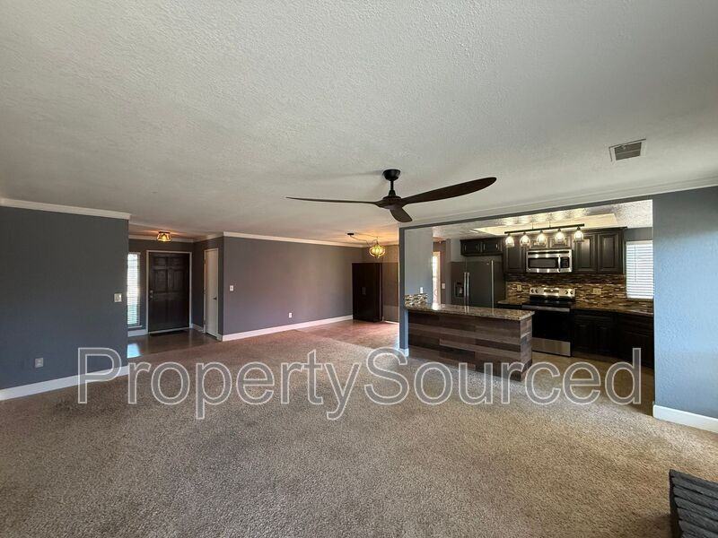 856 Nottingham Dr - Photo 5 of 40