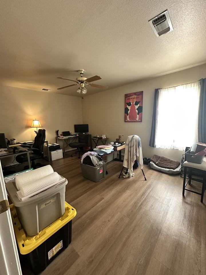 928 Austin Ct #930 - Photo 2 of 8