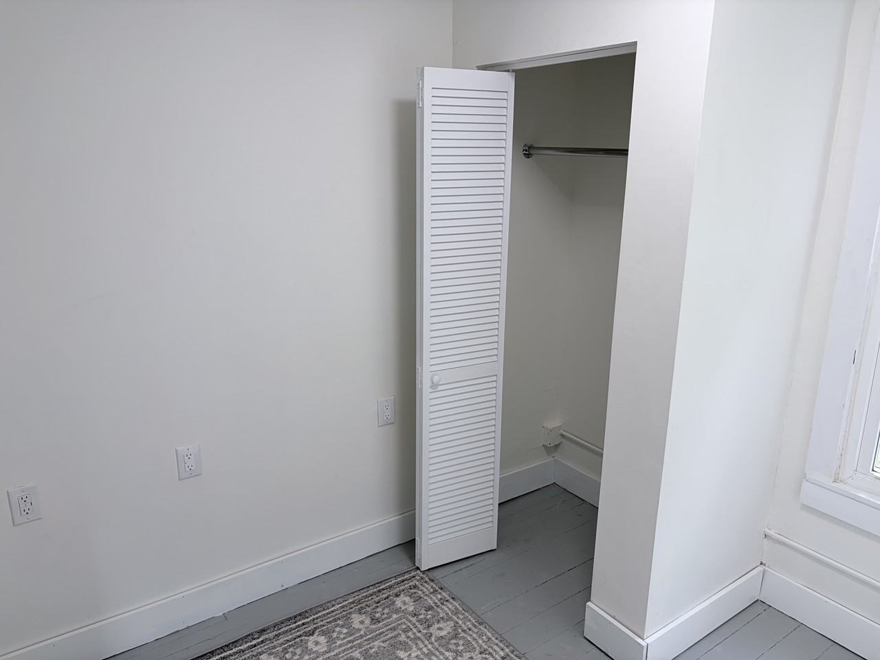 404 S Main St #3 - Photo 3 of 8