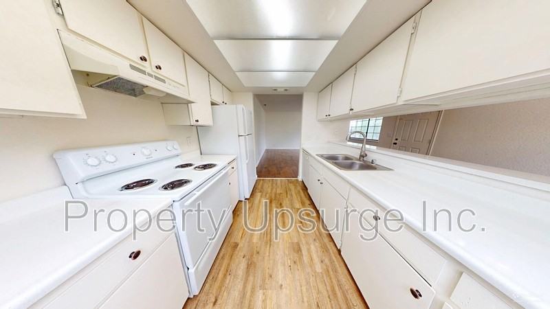 1233 Bundy Ct - Photo 2 of 26