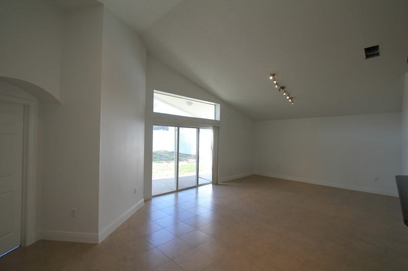 210 Garberia Dr - Photo 7 of 12