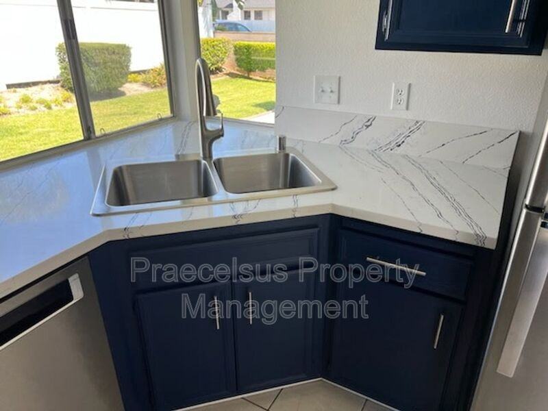 631 Hampshire Ln - Photo 7 of 23
