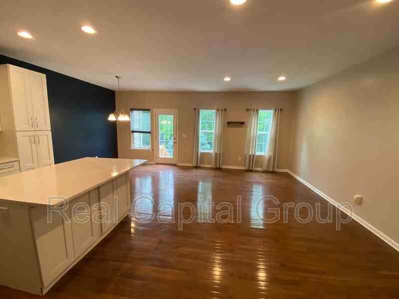 4275 Arthur Ct - Photo 3 of 19