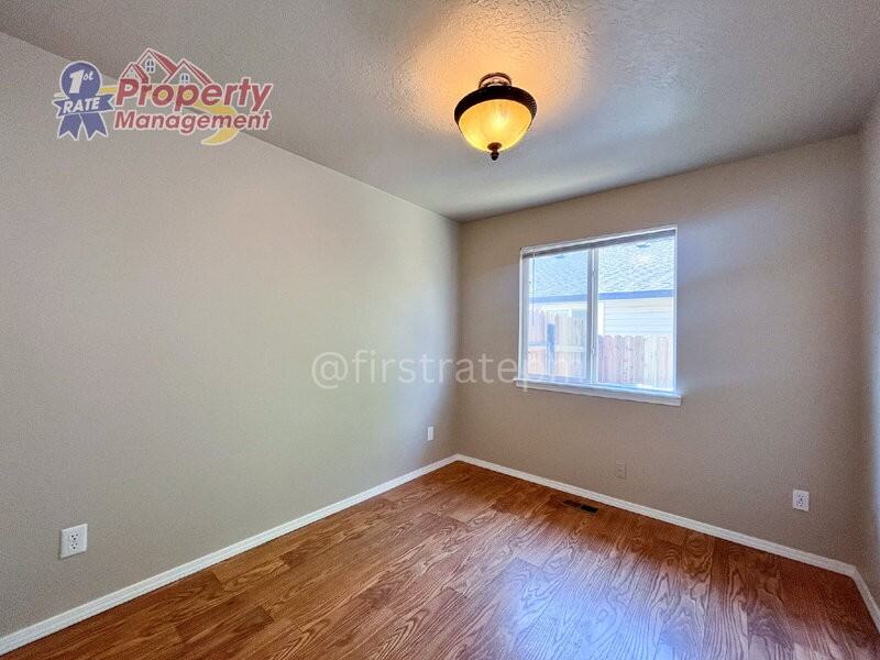 3079 N Columbine Ave - Photo 7 of 18
