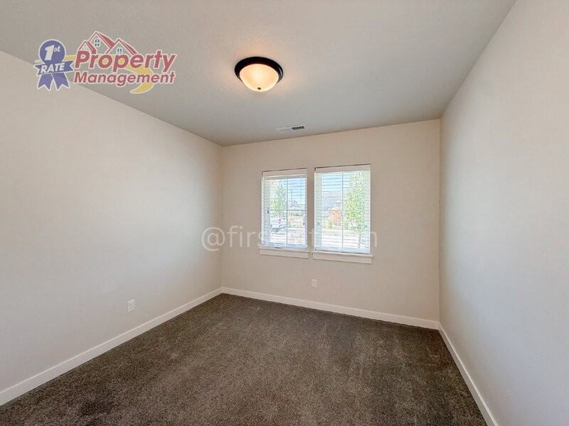 4186 S Solaris Ave - Photo 3 of 28