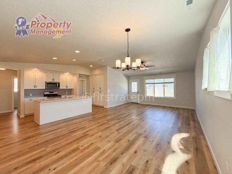 4186 S Solaris Ave - Photo 7 of 28