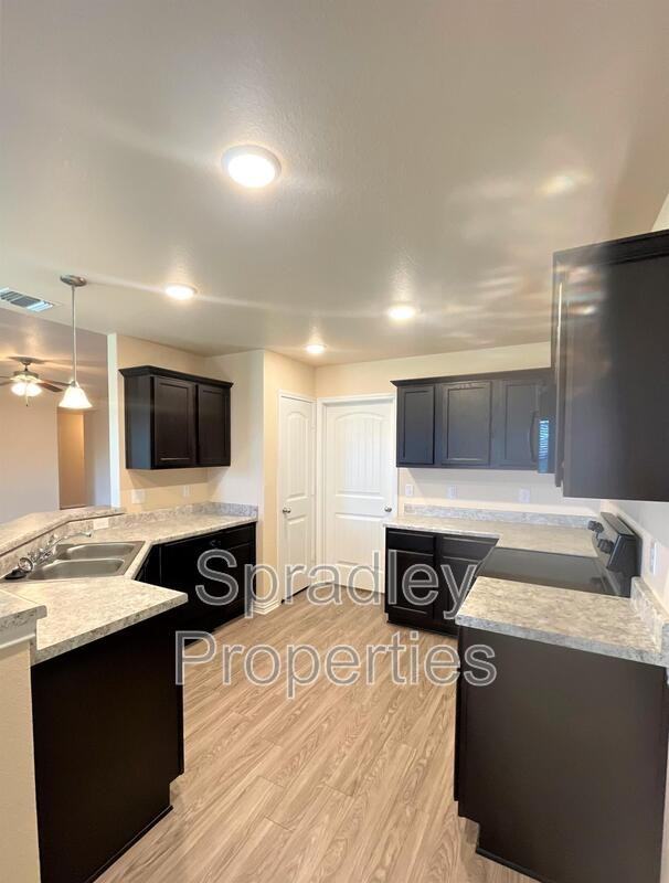 2214 Justice Dr - Photo 3 of 9