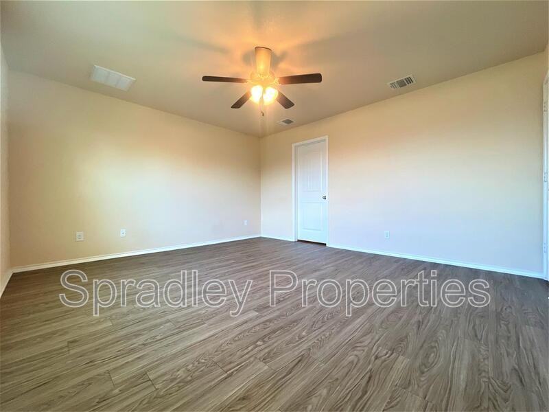 2214 Justice Dr - Photo 4 of 9
