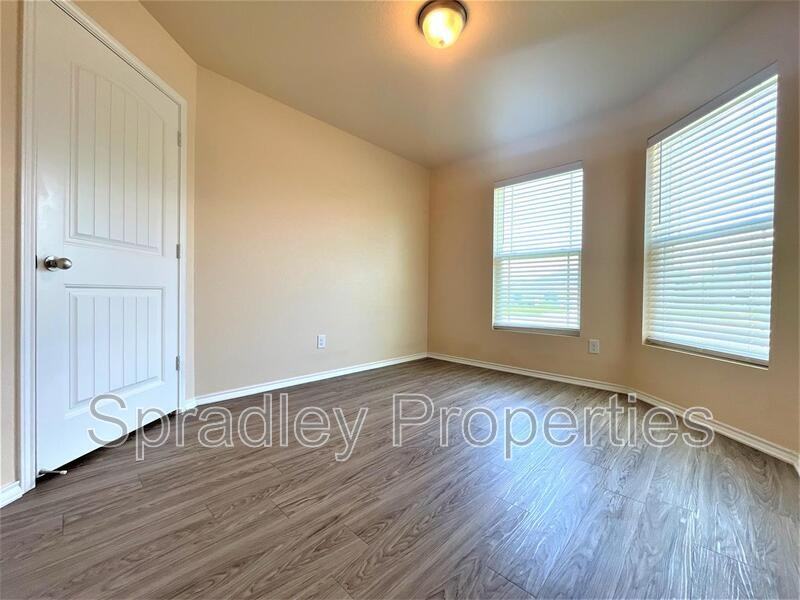 2214 Justice Dr - Photo 6 of 9