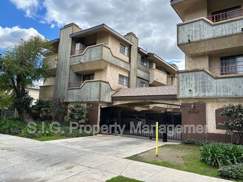 1234 Orange Grove Ave #104