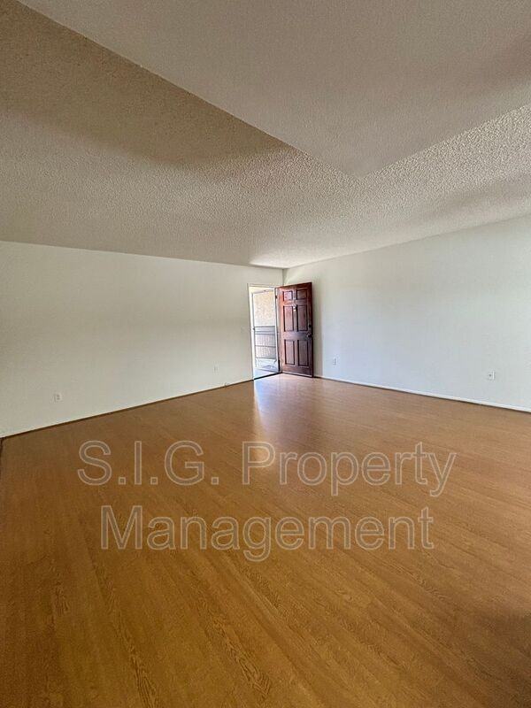 1234 Orange Grove Ave #104 - Photo 3 of 12