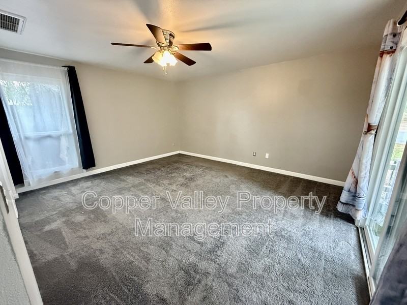 4415 W Gelding Dr - Photo 6 of 19