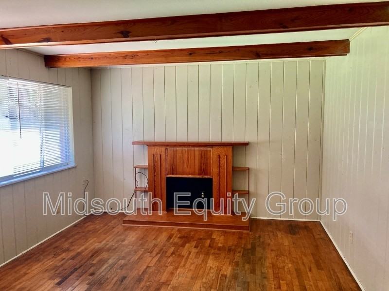 1005 Tucker St #B - Photo 6 of 17