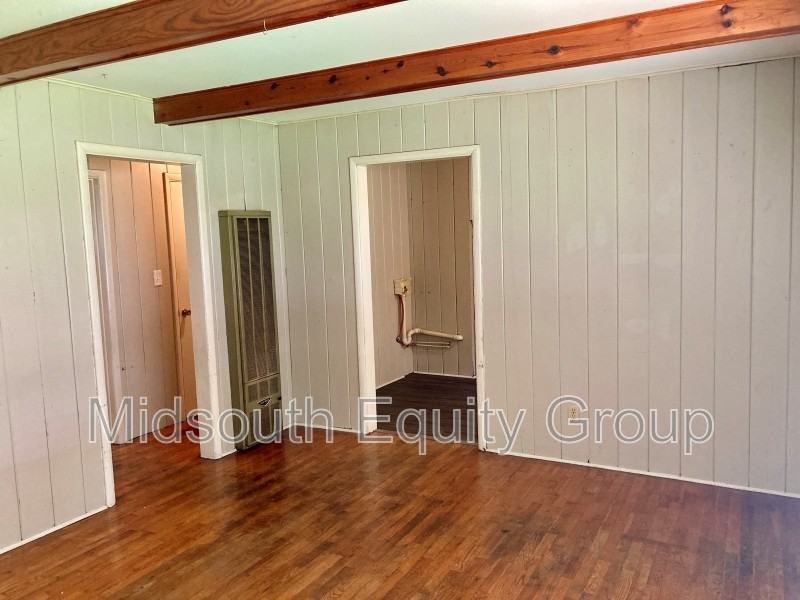 1005 Tucker St #B - Photo 7 of 17