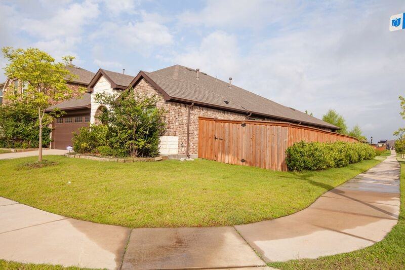 3811 Thomas Plains Dr - Photo 2 of 47