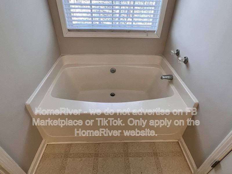 1365 Lance Cir - Photo 4 of 27