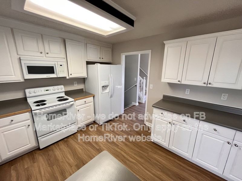 1365 Lance Cir - Photo 6 of 27