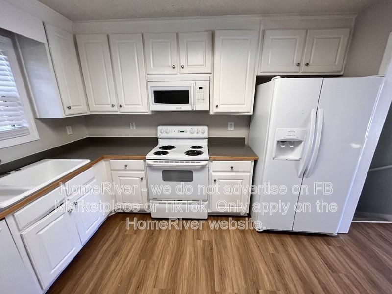 1365 Lance Cir - Photo 7 of 27
