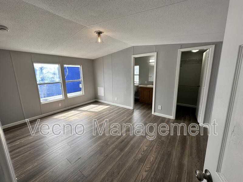 13536 Sralla Rd #3 - Photo 5 of 9
