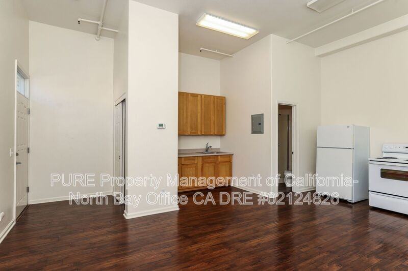154 Railroad Ave #E - Photo 3 of 15