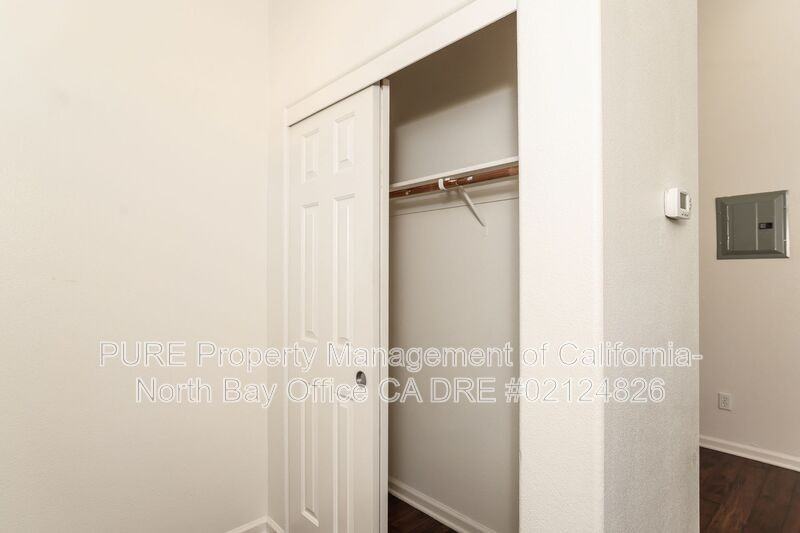 154 Railroad Ave #E - Photo 4 of 15