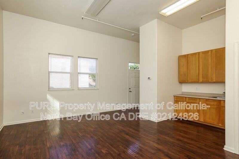 154 Railroad Ave #E - Photo 6 of 15