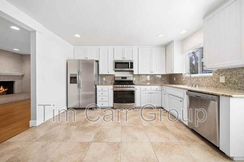 533 Saint Andrews Rd - Photo 5 of 14