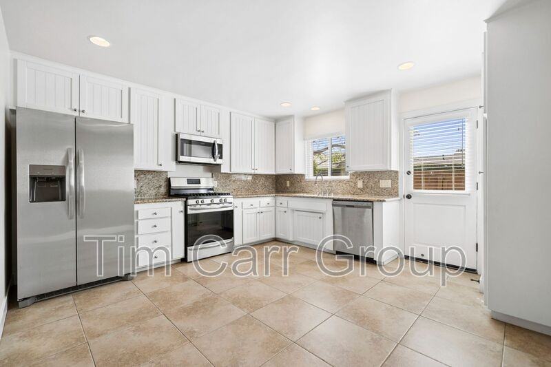 533 Saint Andrews Rd - Photo 6 of 14