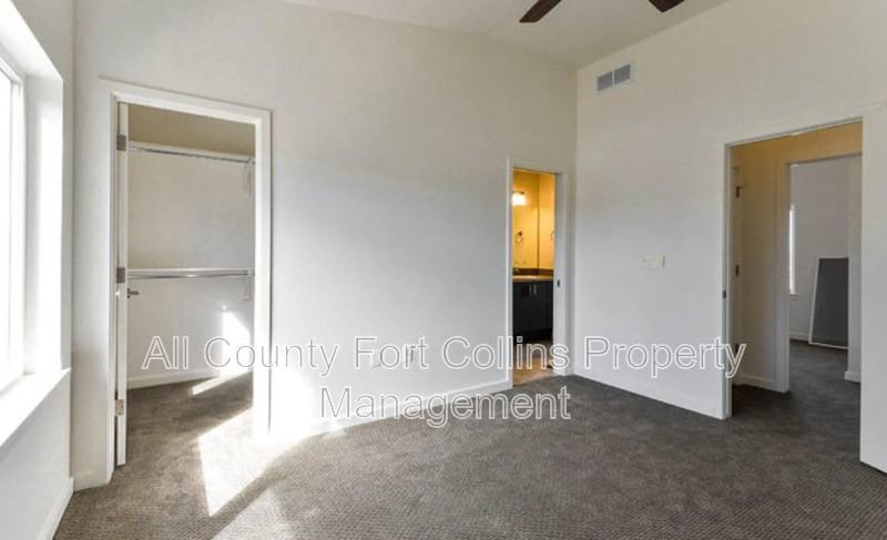 225 Green Leaf St #7 - Photo 3 of 10