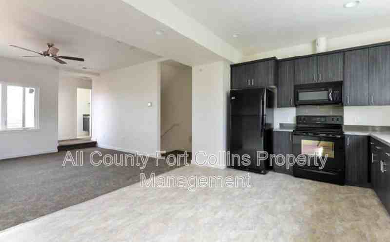 225 Green Leaf St #7 - Photo 4 of 10