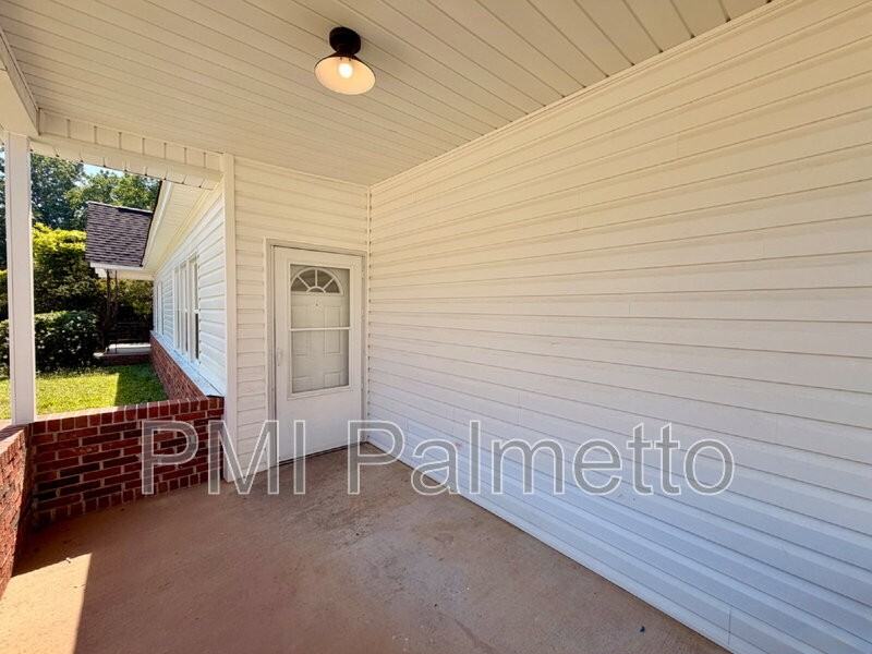 260 Eighth St #A - Photo 4 of 19