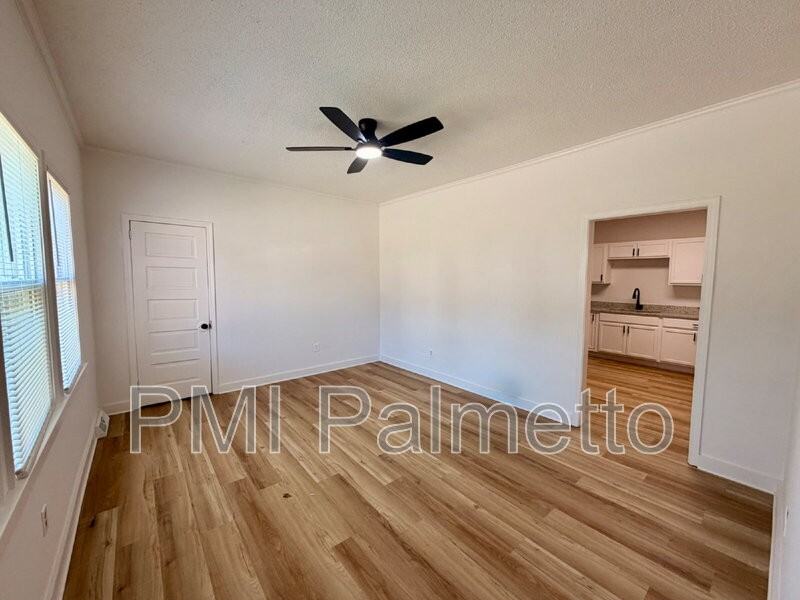 260 Eighth St #A - Photo 6 of 19