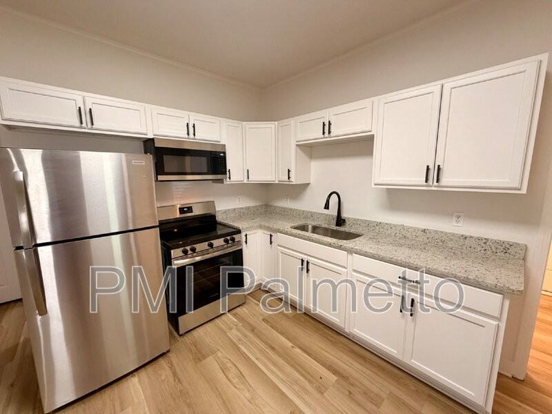 260 Eighth St #A - Photo 7 of 19