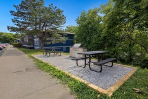 featured image of 1136 W College St