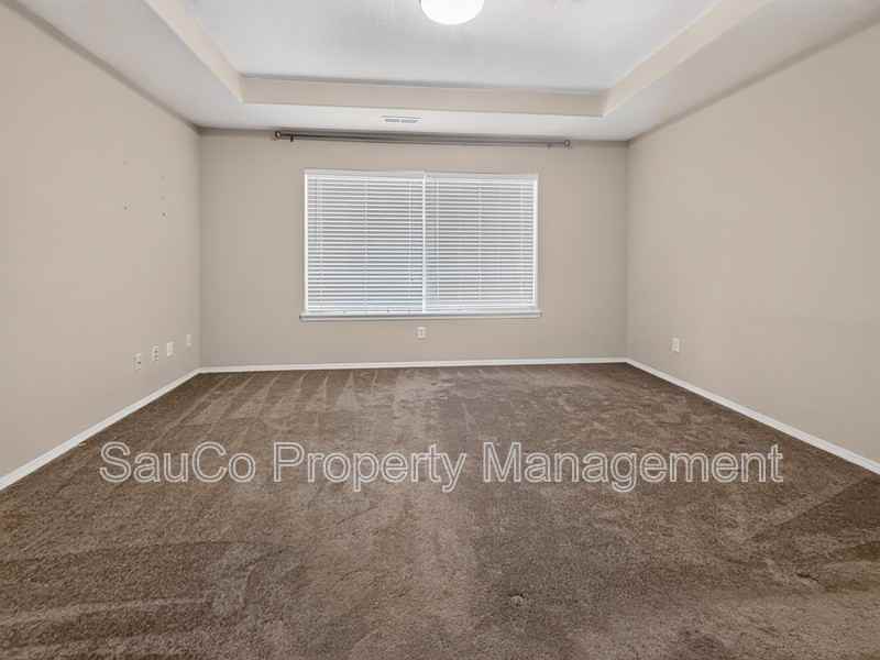 948 Se Elina Ave - Photo 5 of 11