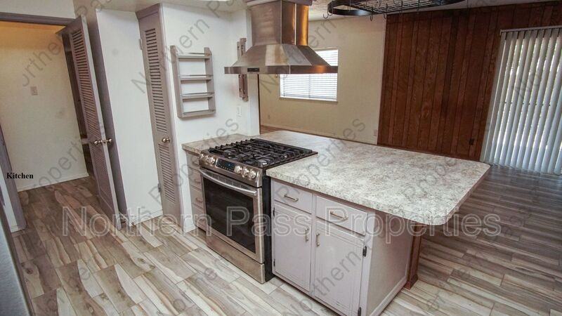 9304 Lait Dr - Photo 5 of 27