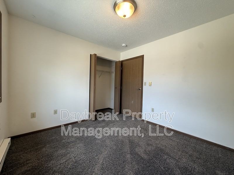 331 16th St S - Photo 7 of 19