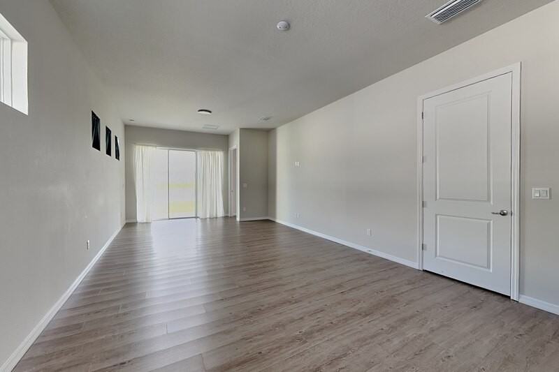 3109 King Palm Dr - Photo 5 of 15