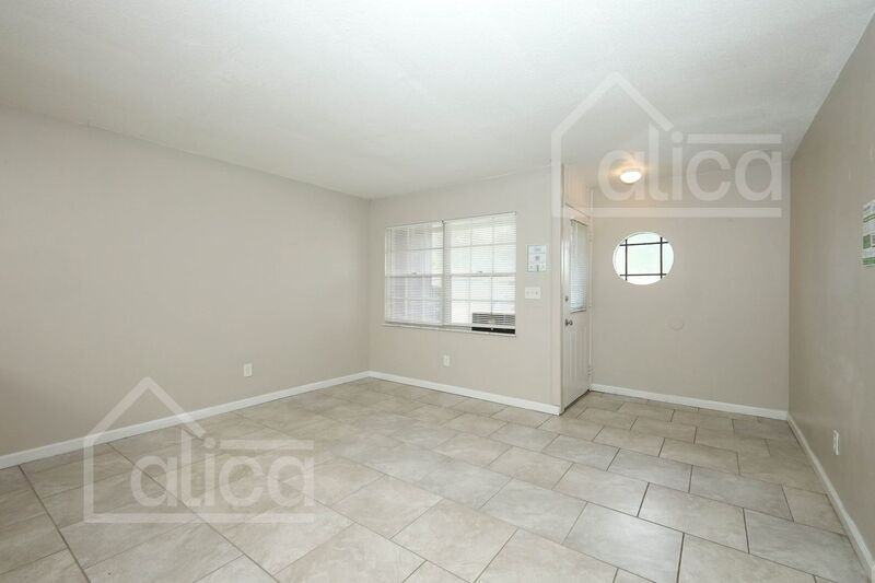 963 N Wayman St - Photo 2 of 33