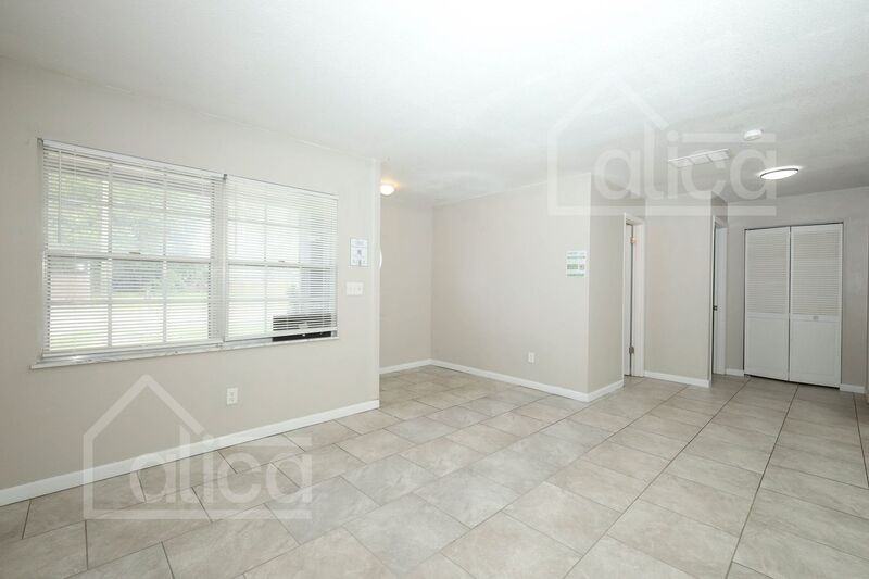 963 N Wayman St - Photo 3 of 33