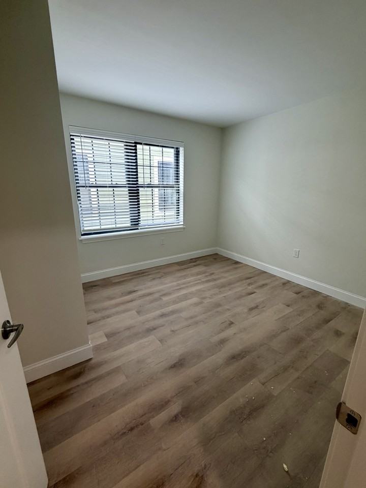 Massachusetts Ave. & Medford #202 - Photo 4 of 12
