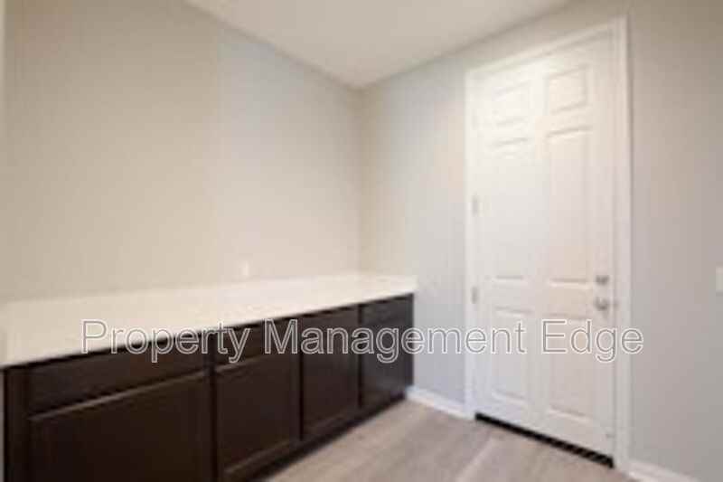 30524 Fragrant St - Photo 2 of 32