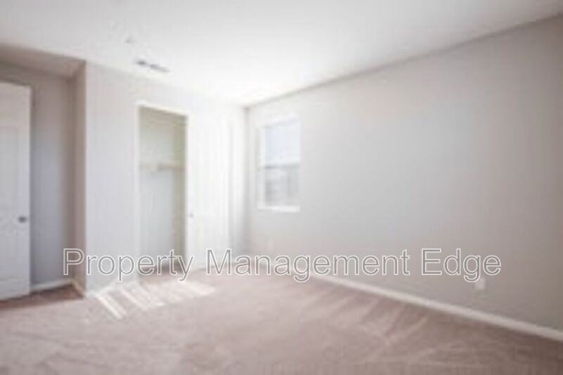 30524 Fragrant St - Photo 5 of 32