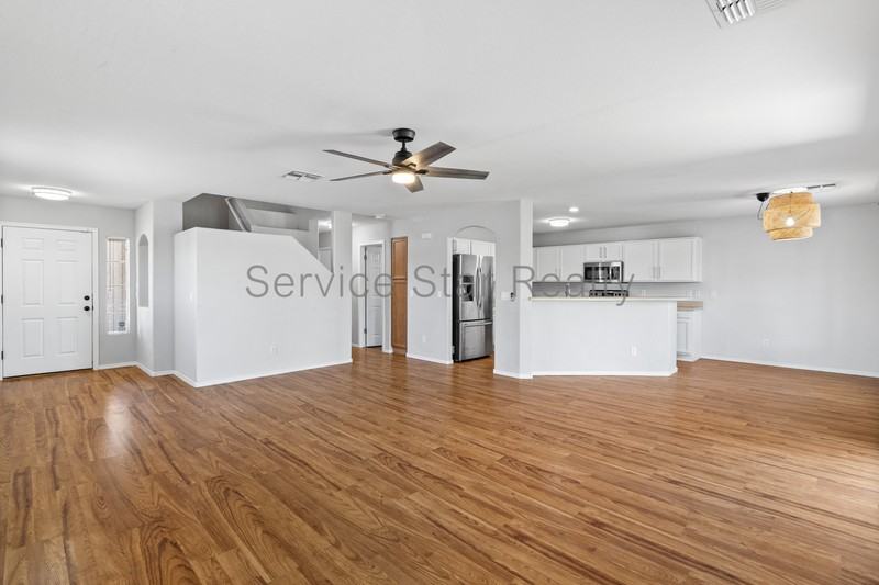 22368 W La Vista Cir - Photo 6 of 29