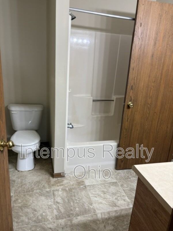 7465 Huntington Dr #5 - Photo 5 of 14