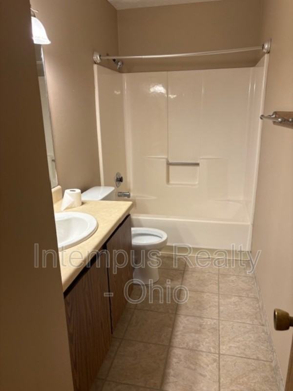 3865 Indian Run Dr #4 - Photo 5 of 6