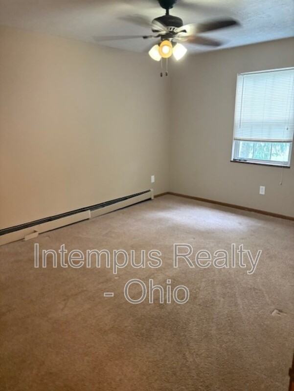 3865 Indian Run Dr #4 - Photo 6 of 6
